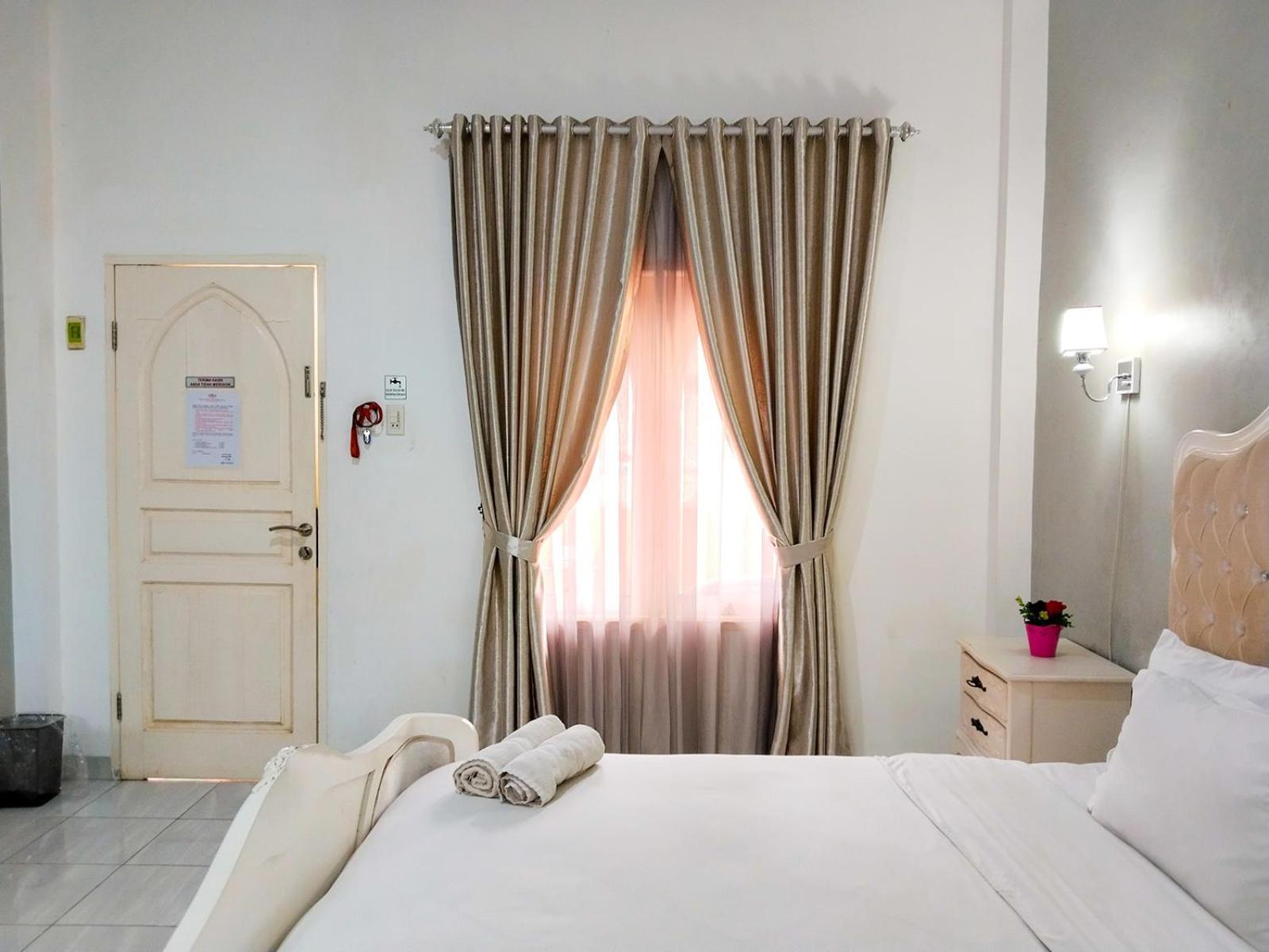 Grand Shaqilla Syariah Hotell Deli Tua Eksteriør bilde